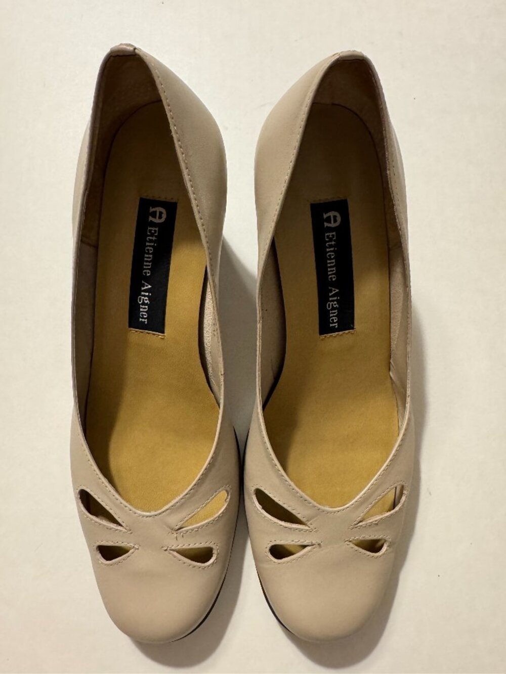 ✨ LIKE NEW ✨ Etienne Aigner Parchment Heels - Size 6.5M